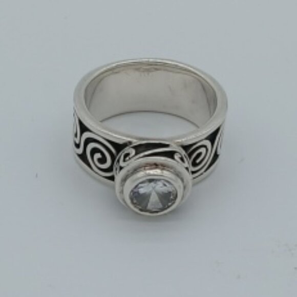 Like New Retired Silpada Sterling Silver CZ Ring: Bezel Set Scrolled Band (Sz10) - Picture 1 of 2